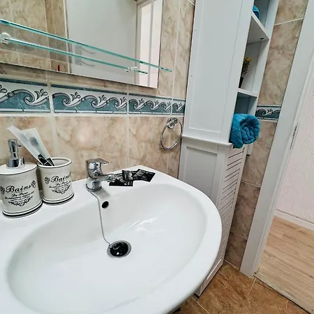 Blue Paradise Apartment *