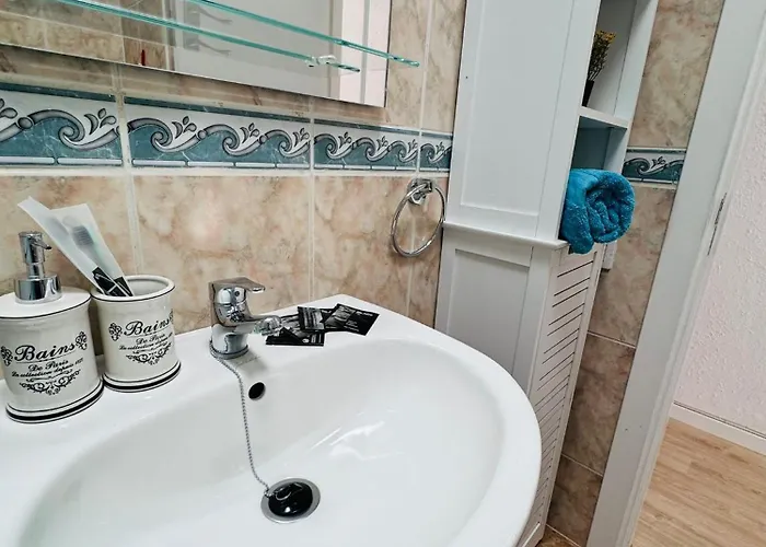 Blue Paradise Apartment *